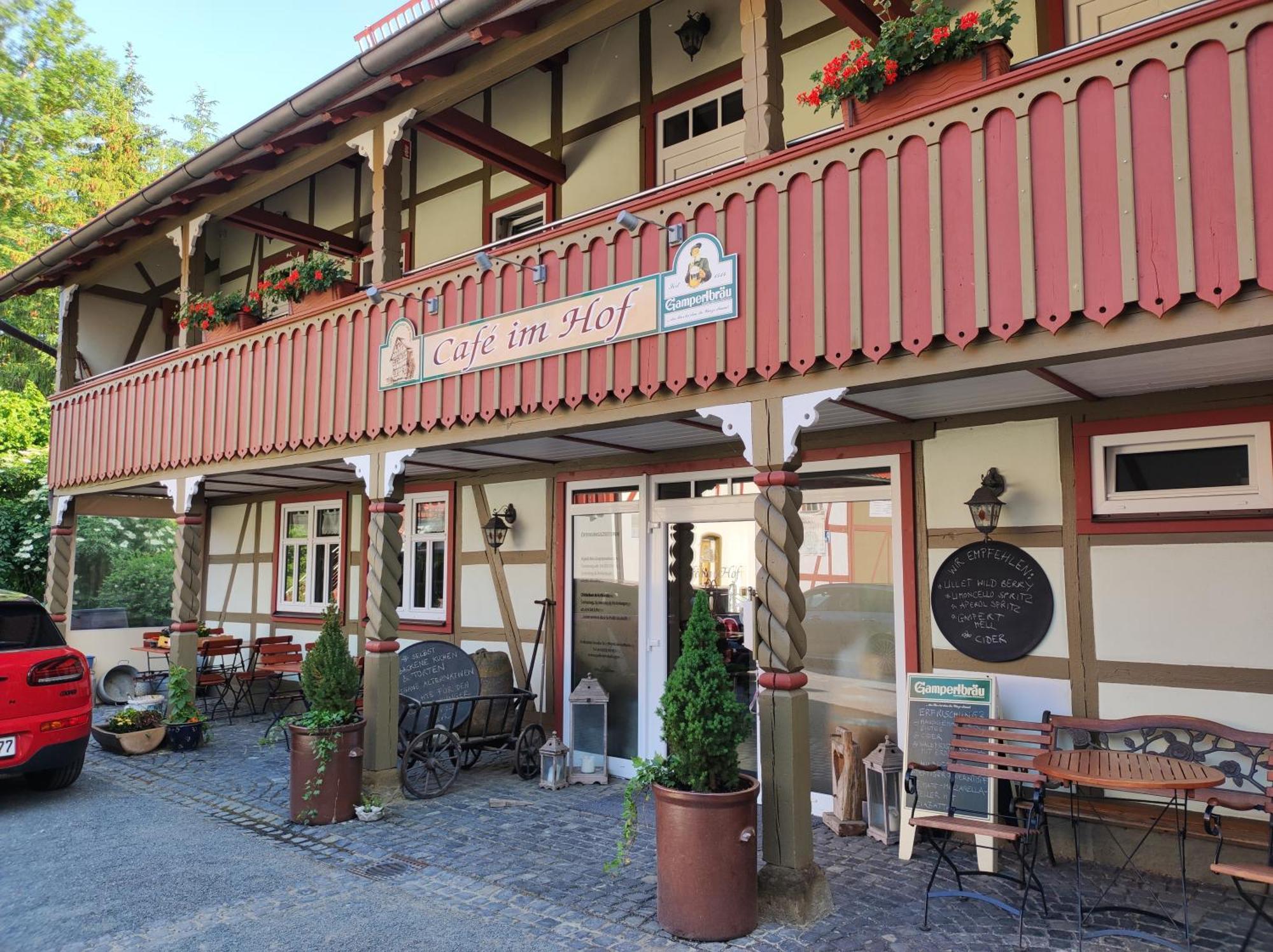 Cafe Im Hof- Bed & Breakfast Streufdorf Ngoại thất bức ảnh