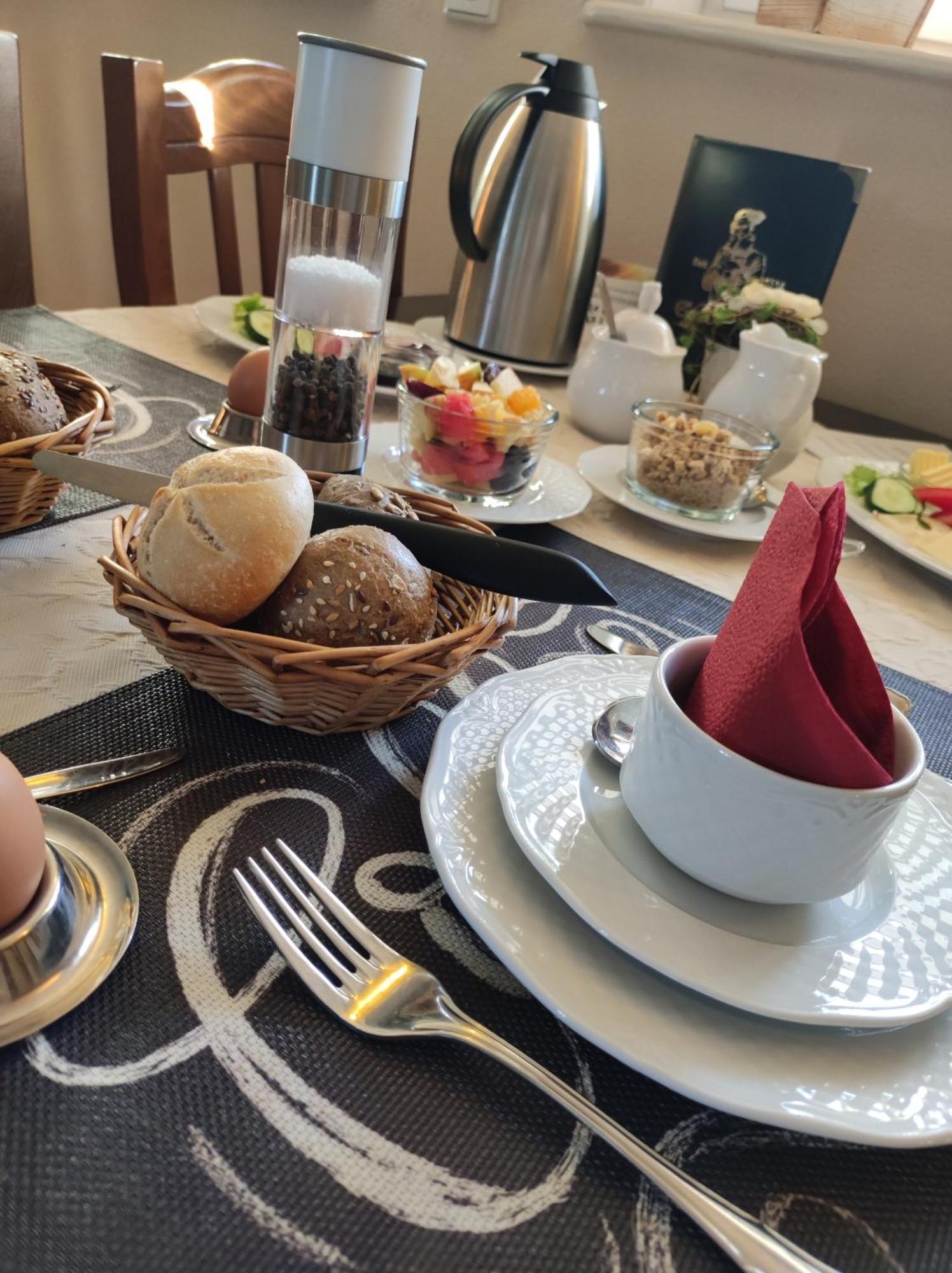 Cafe Im Hof- Bed & Breakfast Streufdorf Ngoại thất bức ảnh