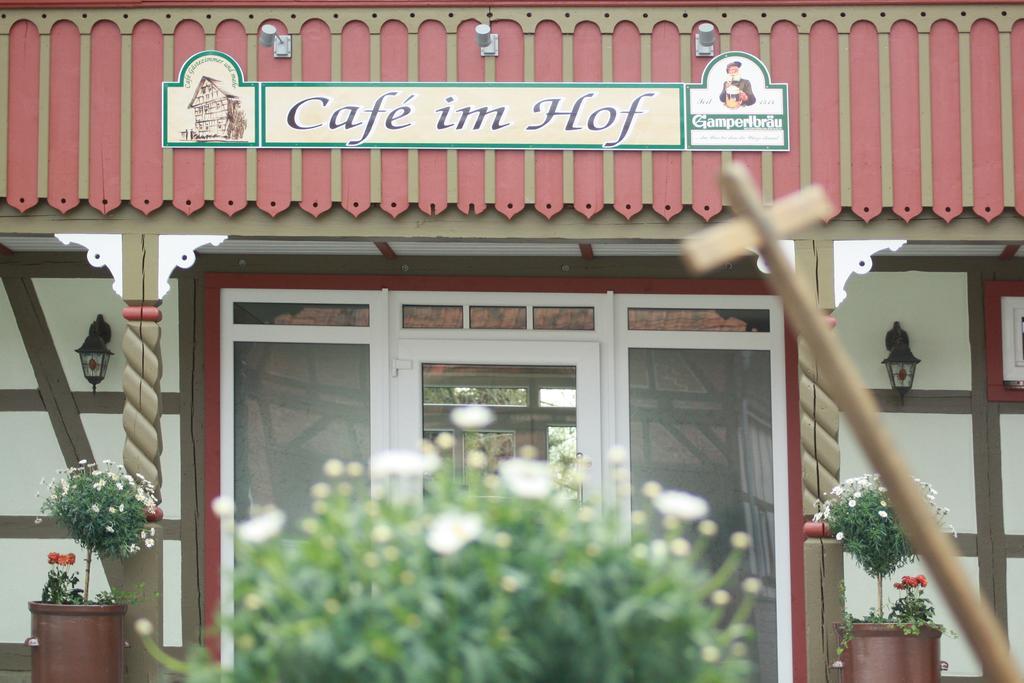 Cafe Im Hof- Bed & Breakfast Streufdorf Ngoại thất bức ảnh
