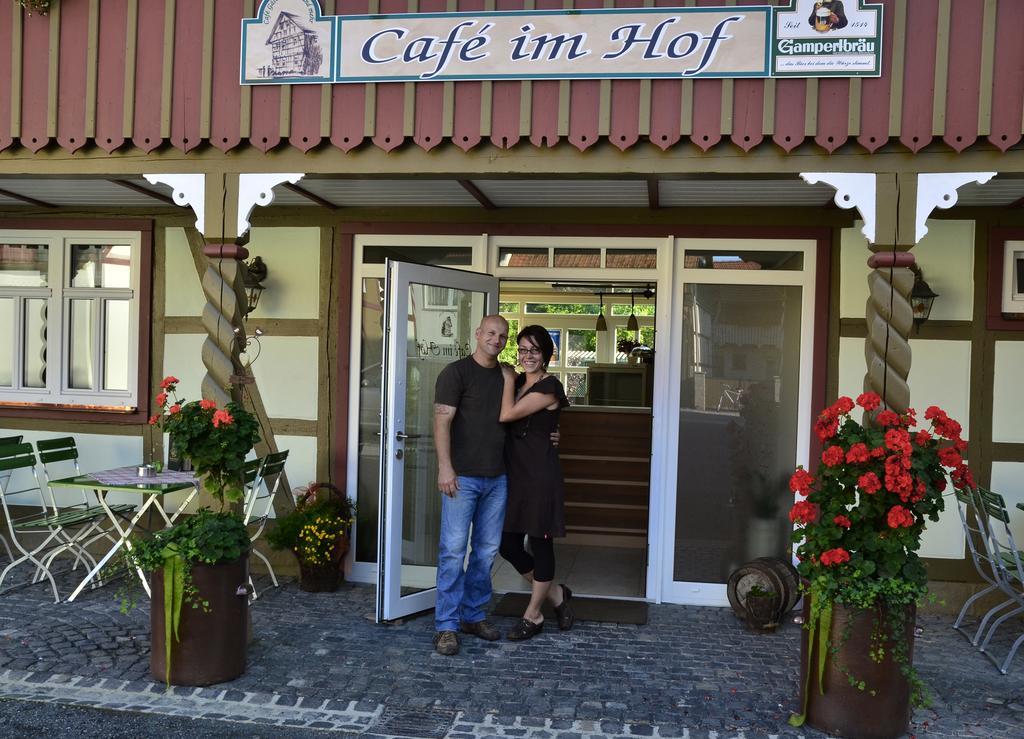 Cafe Im Hof- Bed & Breakfast Streufdorf Ngoại thất bức ảnh