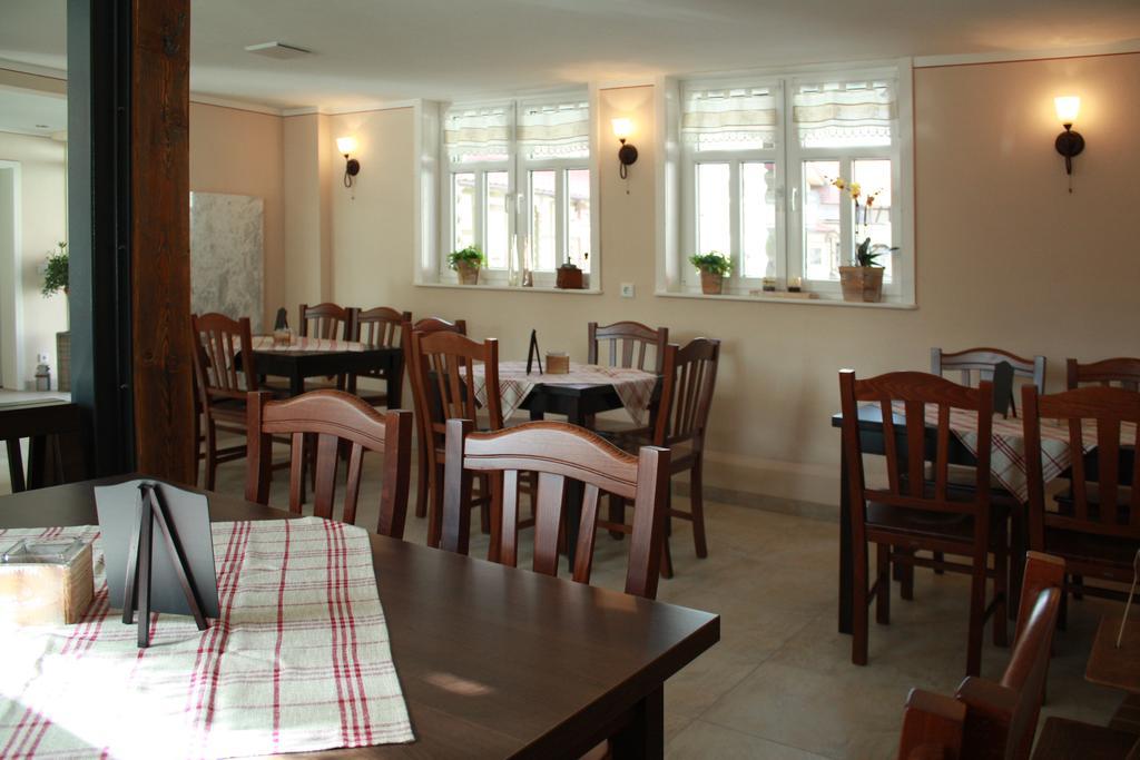 Cafe Im Hof- Bed & Breakfast Streufdorf Ngoại thất bức ảnh