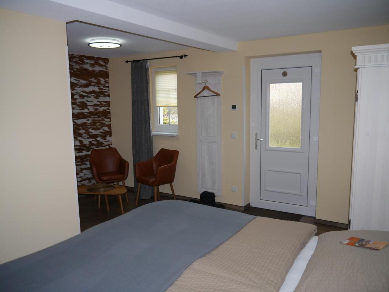 Cafe Im Hof- Bed & Breakfast Streufdorf Ngoại thất bức ảnh